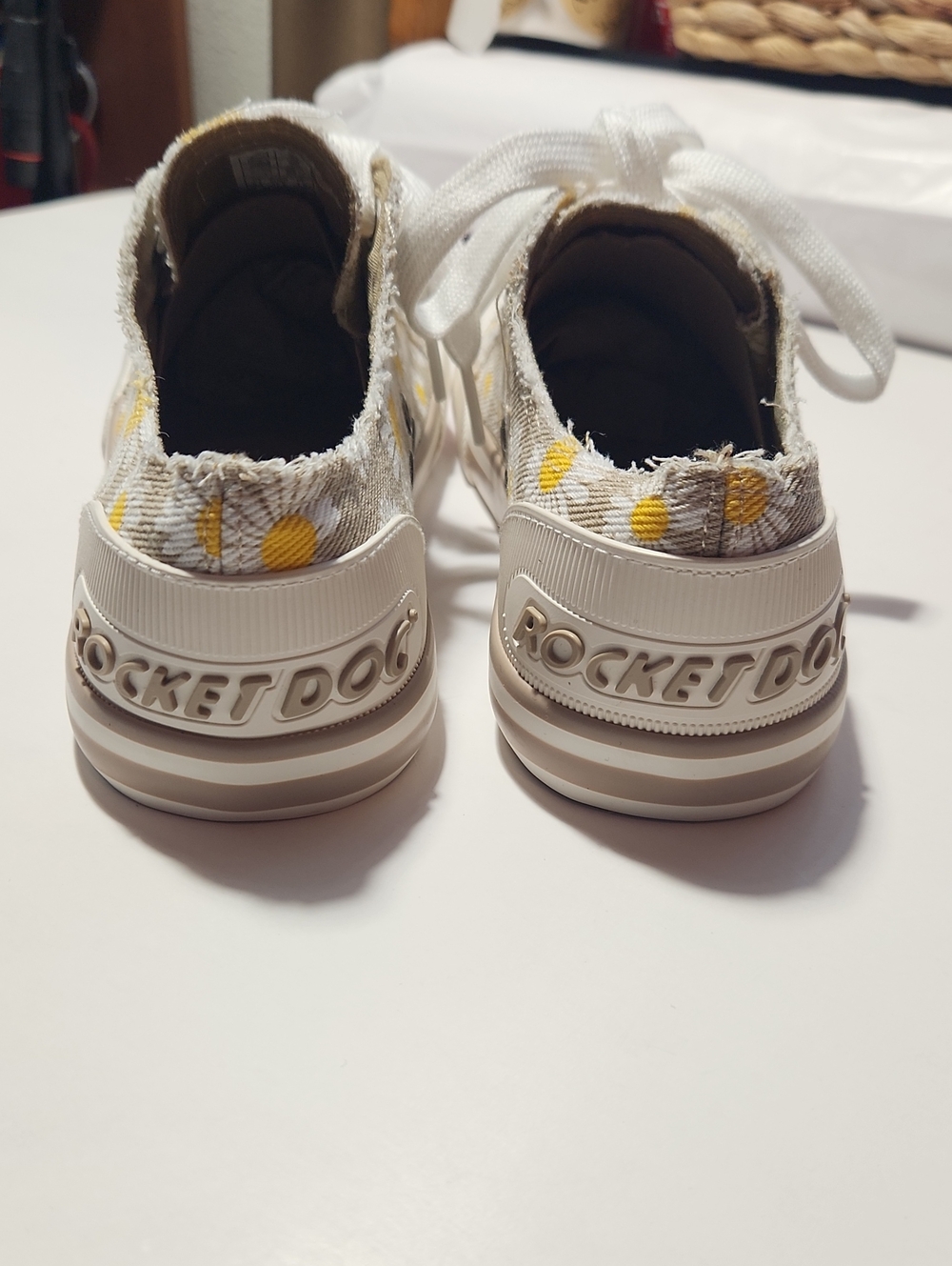 Women's Daisy Print Canvas Sneakers - White & Yellow - Picture 5 of 6